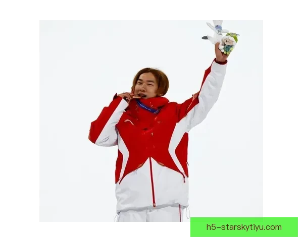 李琰点赞速滑男队霸气冠军宣言